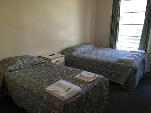 Port Macquarie Hotel - Australia Shopping 1