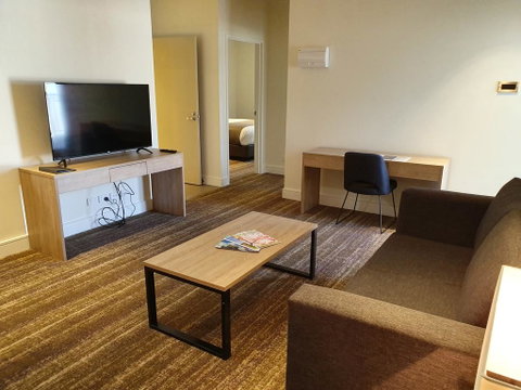 Porter's Plainland Hotel - Accommodation Australia 1