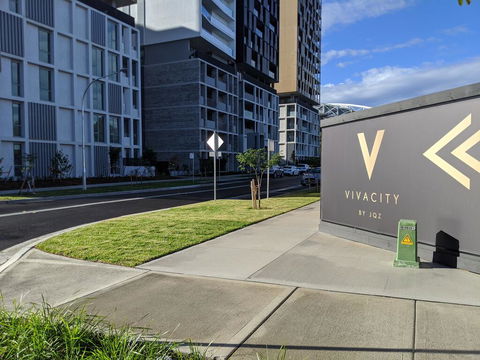 Presidential 3-bed 2-bath, Balcony, With Pool Included - Accommodation Australia 1