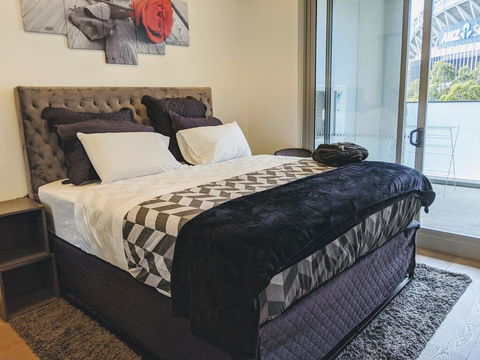 Presidential 3-bed 2-bath, Balcony, With Pool Included - Accommodation Australia 2