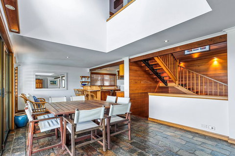 Private Tropical Oasis, Marcus Beach - Local Tourism 3