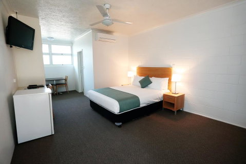 Q Express - Accommodation Australia 0