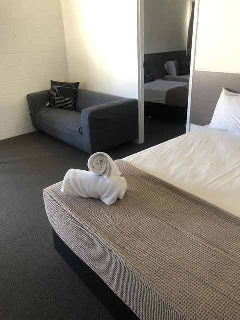 Q Express - Accommodation Australia 1
