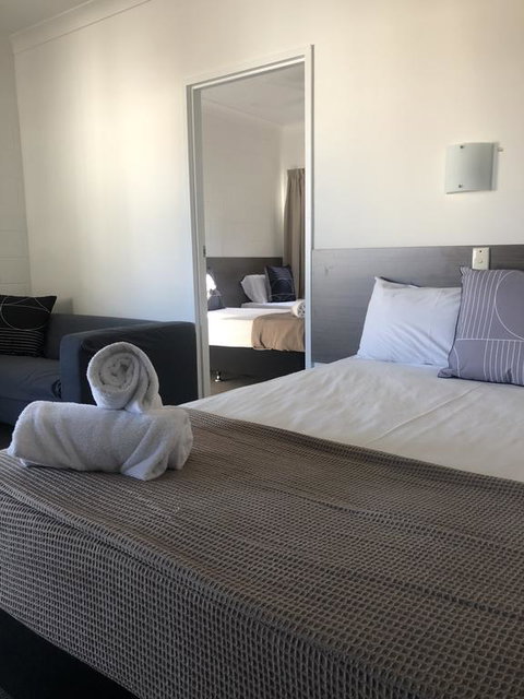 Q Express - Accommodation Australia 2