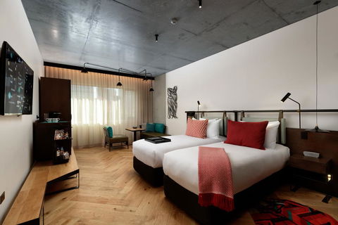 QT Melbourne - Accommodation Australia 3