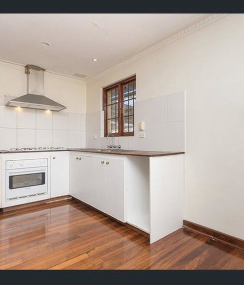 Queens Park Home - Accommodation Australia 3