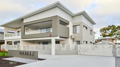 Quiet Garden City Unit - Free WiFi & Parking - Accommodation Australia 2