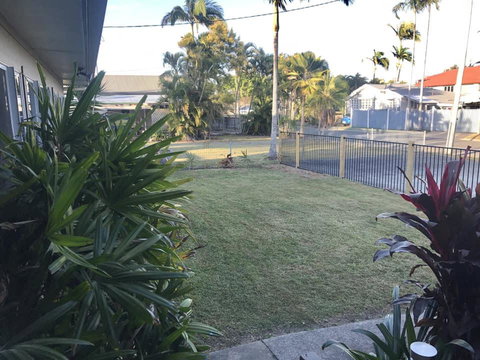 QUIRKY QUEENSLANDER 6 BEDROOM HOME - Accommodation Australia 2