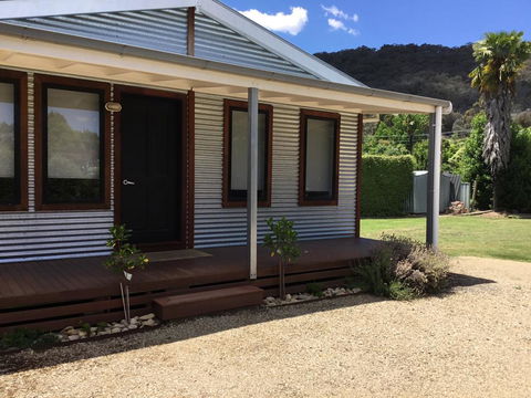 Rail Trail Cottage - Accommodation Australia 0