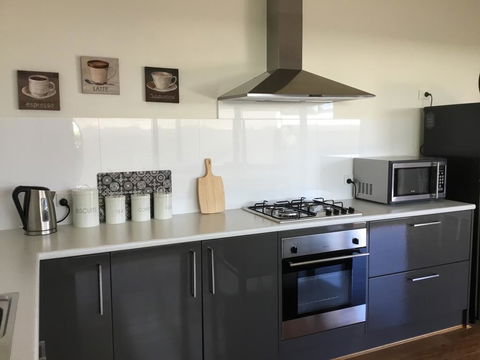 Rail Trail Cottage - Accommodation Australia 3