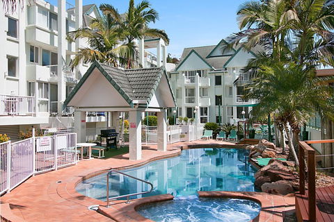 RAINBOW BAY 3 Bed Ocean Views & SPA On Roof Terrace - Accommodation Australia 1