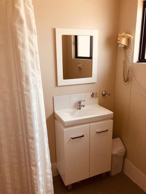 Red Cedar Motel - Accommodation Australia 3