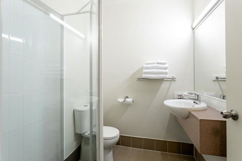 Redcliffe Motor Inn - Accommodation Australia 2