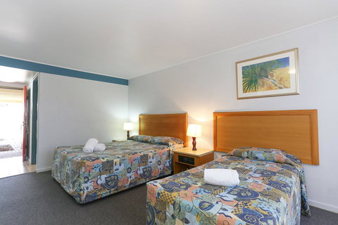 Reef Resort Motel - Accommodation Australia 3