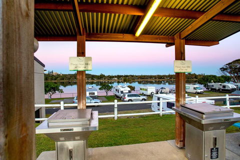 Reflections Holiday Parks Shaws Bay - Australia Shopping 0
