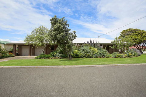 Refuge - Accommodation Australia 1