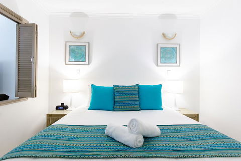 REGAL 32 APARTMENT - SPA BATH - Macrossan St - Accommodation Australia 1