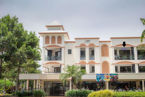 REGAL 32 APARTMENT - SPA BATH - Macrossan St - Accommodation Australia 3