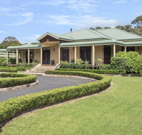 Reign Manor - large group accommodation - Accommodation Australia