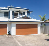 Relax at Pacific' 1/26 Pacific Avenue - private duplex with enclosed yard - Australia Shopping
