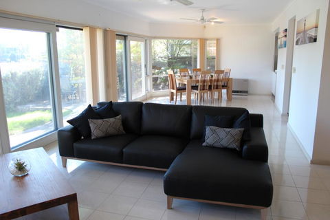 Relax At The Marina - Accommodation Australia 1