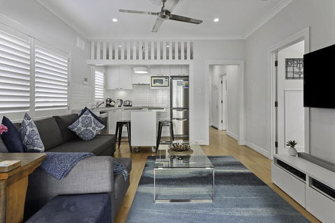 Relaxed Clovelly Beach Home - Parking - Cloey6 - Accommodation Australia 3