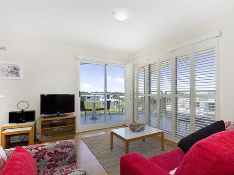 RESORT ON THE BEACH 6310 - TOP FLOOR - Accommodation Australia 0