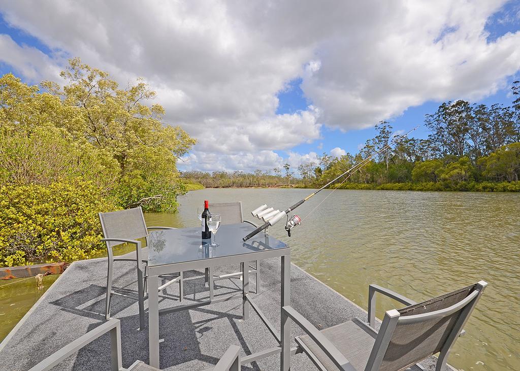 Howard QLD Australia Shopping