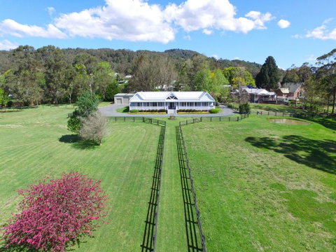 Rivermist - Luxury 6 Bedrooms & 6 Bathrooms! - Accommodation Australia 0