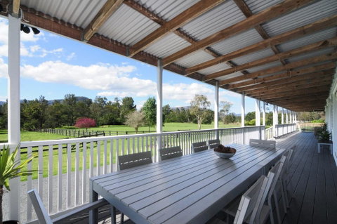 Rivermist - Luxury 6 Bedrooms & 6 Bathrooms! - Accommodation Australia 2