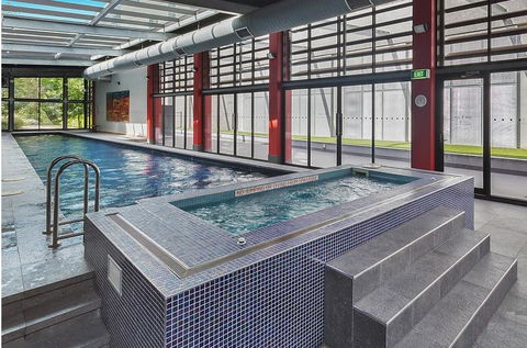 RIVERSIDE RICHMOND LARGE 1 BEDROOM POOLPARKINGNETFLIX - Local Tourism 2