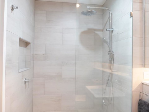 Rockpools 6 - Local Tourism 3