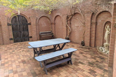 Romeo & Juliet - Accommodation Australia 2