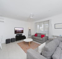 Ronald Avenue 101 Sea Behind The Trees - Accommodation Australia
