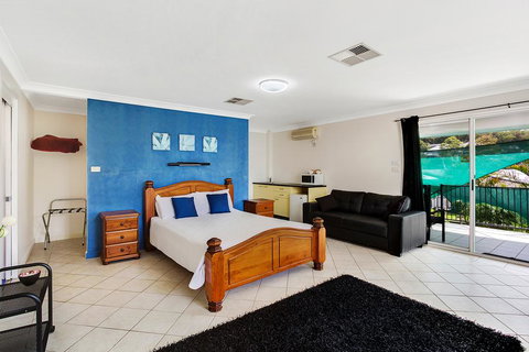 Salamander Beach Accommodation - Adults Only - Local Tourism 1