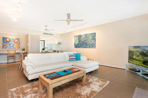 Saltwater Suites - 1,2 & 3 Bed Waterfront Apartments - Accommodation Australia 1