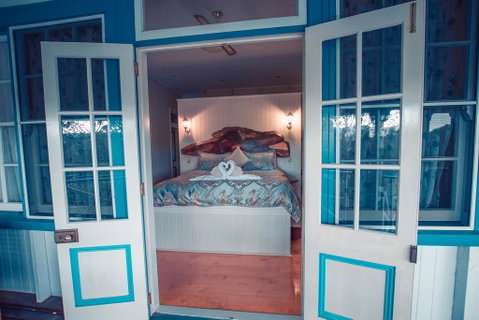 Samford Lakes - Bed n Breakfasts 1