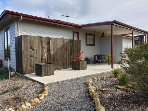 Samphire: Coorong Accommodation - Accommodation Australia 2