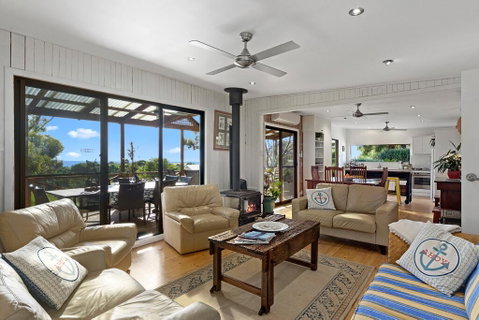 Sandy Feet Retreat - 13 Scenic View Drive - Local Tourism 0