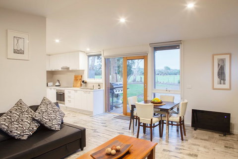 Sandy Point Hideaway - Australia Shopping 0