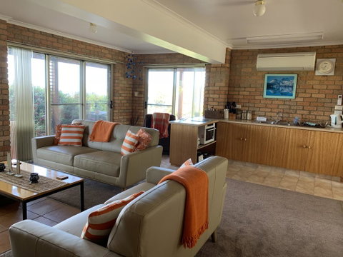 Sea Change Safety Cove - Accommodation Australia 3