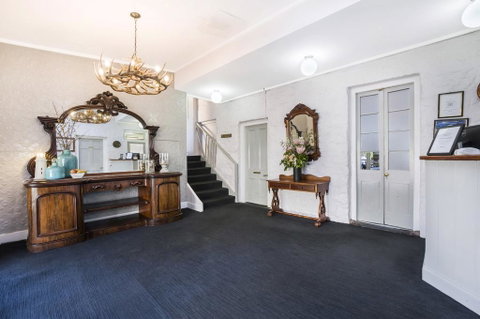 Seacombe House Motor Inn Port Fairy - Accommodation Australia 3