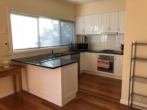Seagrape Cottage - Accommodation Australia 3