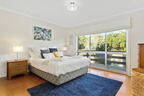 SEASIDE SERENITY 1 - Accommodation Australia 3