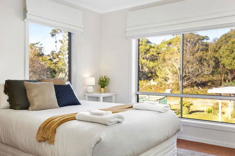 SEASIDE SERENITY 1 - Accommodation Australia 1
