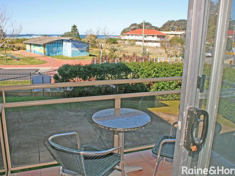 Seaview #2 - 2/171 Avoca Drive - Local Tourism 0