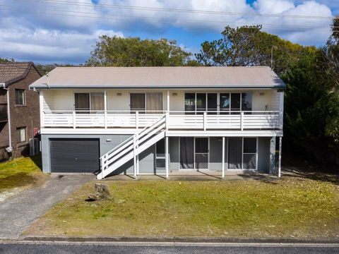 Seaview Getaway - Accommodation Australia 0