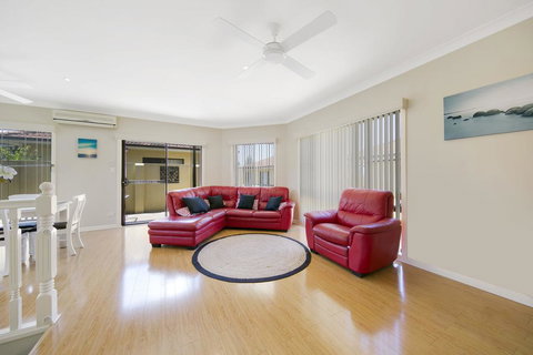 Seychells - Toowoon Bay - Australia Shopping 2