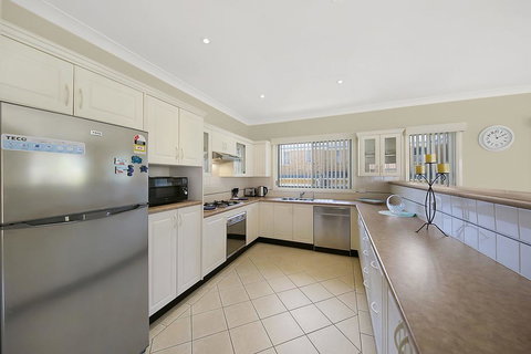 Seychells - Toowoon Bay - Australia Shopping 1