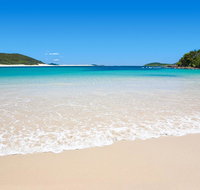 Shells on the Shore Holiday Accomm - Dolphins - Bed n Breakfasts